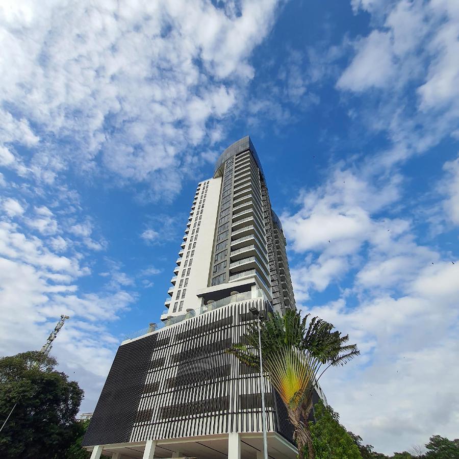 Ramada Suites By Wyndham The Straits Johor Bahru Bagian luar foto