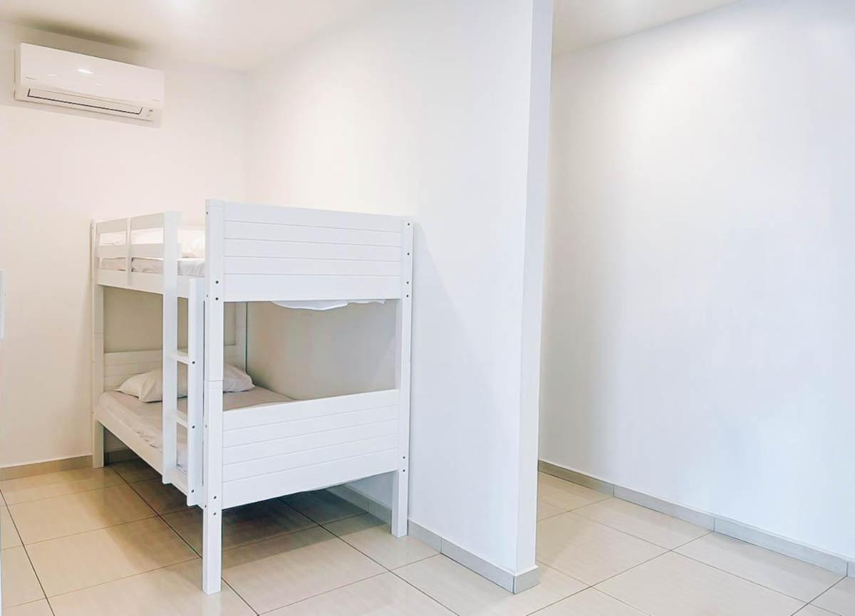 Ramada Suites By Wyndham The Straits Johor Bahru Bagian luar foto